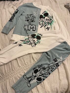 Chaser Brand Disney Mickey Graphic Sweat Set
